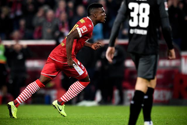 三球44分黄蜂负魔术 欧文末节超神独行侠擒鹰